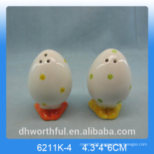 Flower figurine egg shape ceramic pepper &salt shaker
